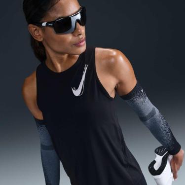 Imagem de Camiseta Nike One Swoosh Feminina-Feminino