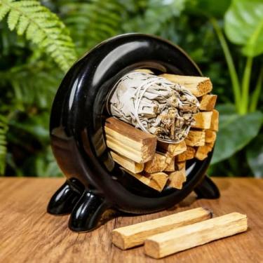 Imagem de MOUGIGI Suporte redondo de cerâmica Palo Santo – Armazenamento de incenso ideal para palitos Palo Santo e sálvia | Ideal para meditação, rituais zen e decoração espiritual | Melhore sua experiência de