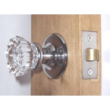 Imagem de Conjunto perfeito de 12 pontos de cristal de depressão e cromo polido para porta de passagem com nosso exclusivo sistema de conexão de roseta premium. Sem parafusos expostos na placa traseira das