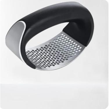 Imagem de Espremedor e Triturador de Alho Manual em Aço Inox, 10,5 x 7,5 cm, Preto