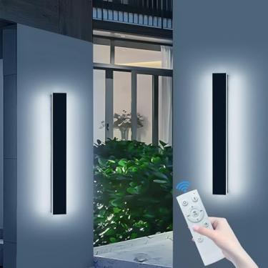 Imagem de Pacote com 2 luminárias modernas para ambientes externos de 59,9 cm, arandela de parede LED regulável 3000K-6000K, iluminação externa preta IP65 à prova d'água para casa, varanda, pátio, garagem com