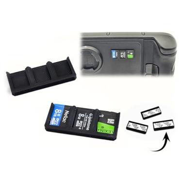 Imagem de Tyco Tech Porta-cartões micro SD adesivos adesivos para Steam Deck, ROG Ally, laptops e muito mais! Perfil ultra baixo, capacidade para 3 cartões, plástico ABS, suporte adesivo 3M - pacote com 3!