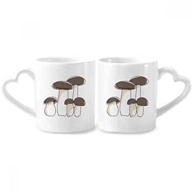 Imagem de Conjunto de canecas de porcelana para casal com estampa de cogumelo delicioso fresco, alça de coração