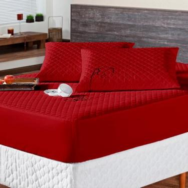 Imagem de Kit Capa Impermeável Protetora para Colchão + Protetore de Travesseiro Impermeável - 4 Camadas de Proteção - Respirável e Não faz barulho (Vermelho, Solteiro)