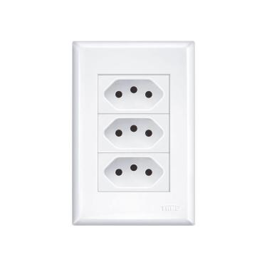 Imagem de Tomada Tripla Fame Evidence 2p+t 20a Com Placa 4x2 Branca