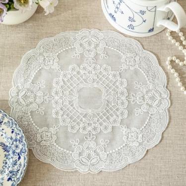 Imagem de Pacote com 28 cm de jogo americano redondo retrô de renda, doilies franceses de crochê, tapetes de mesa bordados feitos à mão, tapetes brancos Fiygor