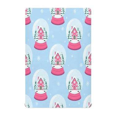 Imagem de Qilmy Lençóis de berço de Natal com bolas de cristal de neve, de microfibra macia, respirável, elástico, lençol com elástico para meninos e meninas, miniberço, 99 cm x 68,5 cm, capa de colchão