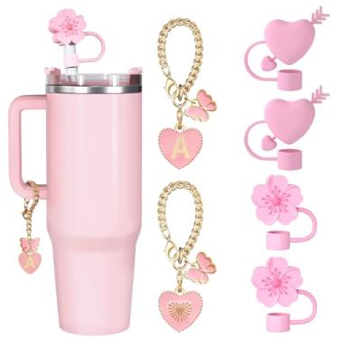 Imagem de Lmotfor (2+2+2) 2 peças capa de palha de flor 10 mm para copo Stanley Tumbler 2 peças de tampa de palha reutilizável de coração com 2 pingentes de letras acessórios nome ID pingente personalizado para