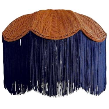 Imagem de Tristan Home Persiana de vime tecida à mão com franja de cordão, 40,6 x 40,6 x 30,5 cm (incluindo o comprimento da franja), marrom e azul escuro, grande