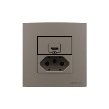 Imagem de Placa Para Móveis 80x80 Com Tomada Usb-c 2a 10w E Tomada 2p+t 20a Margirius Sleek Argila Argila