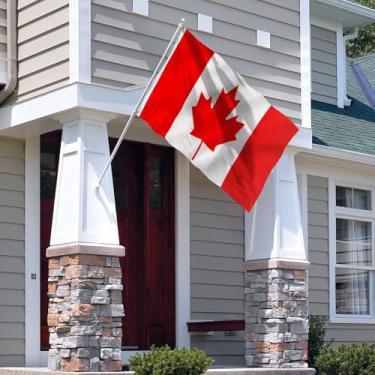 Imagem de Bandeira do Canadá Fly in Breeze 9,5 x 1,5 m - Cor vívida e à prova de desbotamento - Cabeçalho de lona e costura dupla - Bandeiras nacionais canadenses com ilhós de latão 7,5 x 1,5 m