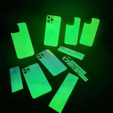 Imagem de Adesivo Luminoso Antirrisco Para Capa Traseira De Apple iPhone 16 pro 