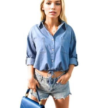 Imagem de Camisa jeans feminina Kwoki cropped com manga 3/4 de enrolar, casual, solta, bainha com cordão, botão frontal, Azul claro 02, GG