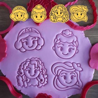 Imagem de Kit 4 Cortadores Branca Neve Cinderela Merida Ariel 4,5cm - Doce Impre