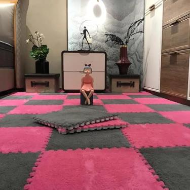 Imagem de Tapete EVA de Pelúcia Anti Derrapante, Tatame Tapete Eva Pelúcia Bebê Infantil (Pink e Cinza)
