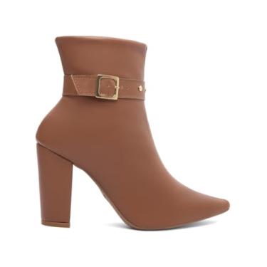 Imagem de BOTA BICO FINO CANO CURTO TORRICELLA NAPA CARAMELO ZÍPER NA COR CARAMELO FEVELA E APLIQUES NA COR DOURADO,NÚMERO 36