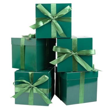 Imagem de Jaywayang Pacote com 5 caixas de presente verdes com tampas, fitas e papéis de seda caixas de presente quadradas - 18 cm - caixas de presente de Natal para embrulhar o dia de São Patrício, caixas de