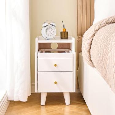 Imagem de Mesa de cabeceira moderna de madeira maciça de meados do século – Mesa de cabeceira branca estreita pequena e alta com 2 gavetas, mesa de cabeceira lateral de madeira moderna com armazenamento para