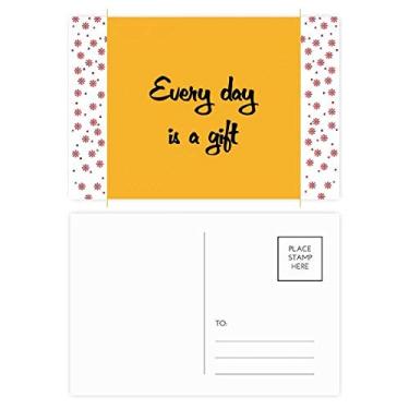 Imagem de Every Day Is A Gift Inspirational Christmas Flower Celebration Cartão postal Blessing Mailing Card