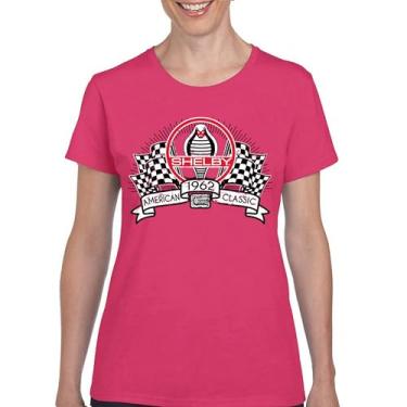 Imagem de Camiseta feminina 1962 Shelby American Classic Vintage Mustang Cobra Racing GT500 GT350 Muscle Car Powered by Ford, Rosa choque, 3G