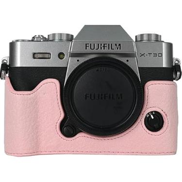 Imagem de Capa X-T30, capa BMAOLLONGB feita à mão de couro PU meia câmera versão abertura inferior para Fujifilm X-T30 XT30 com alça de mão (rosa)