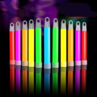 Imagem de Glow Fever Bulk 100ct 4" Glow in The Dark Sticks with Lanyard, for Party Supplies Birthday Party Favors Game Prizes or Treats, Multi