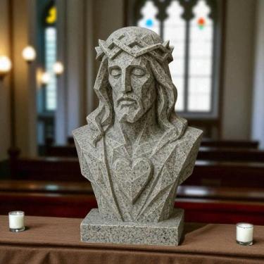 Imagem de Escultura "Coração do Salvado " - Representa jesus com seu coração sag