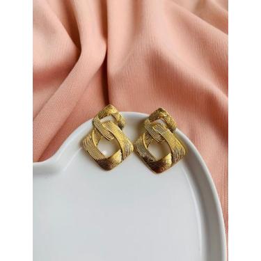 Imagem de brincos de base folheados a ouro com detalhes - Dondocas.Bijus