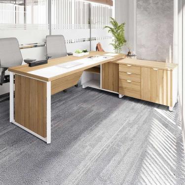 Imagem de Mesa de Escritório Diretor em L 2,00 com Caixa de Tomadas e Armário Lateral Corporate Macadâmia/Branco