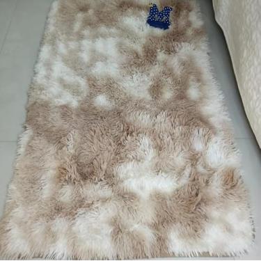 Imagem de Tapete Peludo Meia Passadeira para Quarto, Fibras Sintéticas, Antiderrapante, Bege Mesclado 100x55cm, Design Versátil, Decorativo, Textura Macia, Ideal para Áreas de Passagem