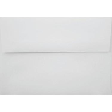 Imagem de Envelopes para convites LUXPaper A6 para cartões de 11,4 cm x 16,3 cm em 36,3 kg. 100% algodão – Branco brilhante, envelopes imprimíveis para convites, com selo de destacar e pressionar, pacote com 50, tamanho envelope 11,4 cm x 15,4 cm (branco)