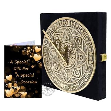 Imagem de Relógio de sol de latão sólido para jardim e quintal ao ar livre | Relógio de sol de jardim de latão brilhante feito à mão com caixa de veludo, perfeito para pessoas amadas | Presente de decoração de