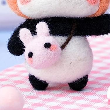 Imagem de Generic Kit para Iniciantes Em Feltro Com Agulha, Pingente Em Formato de Panda, Acabamento Fino, Material de Feltro de lã 100g, Ideal para Interação entre Pais e Filhos (Pêssego Pequeno)