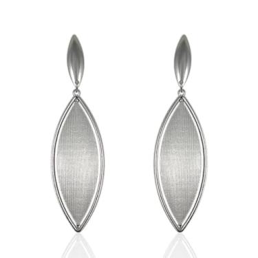 Imagem de Couti, Brinco Pendurado Prateado Aço Cirúrgico Antialérgico Classic