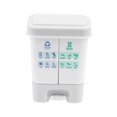 Imagem de Dynwave Miniatura de lixeira em escala 1:12, item colecionável compacto e realista para decoração de mesa, diorama ou decoração de maquete, Cinza Claro