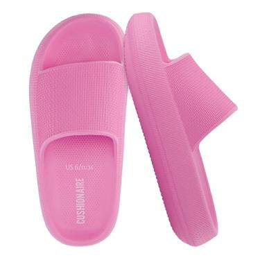 Imagem de CUSHIONAIRE Pantufas femininas Feather EVA – Chinelos femininos confortáveis, sapatos de banho internos e externos, chinelos essenciais para praia, Rosa brilhante, 37