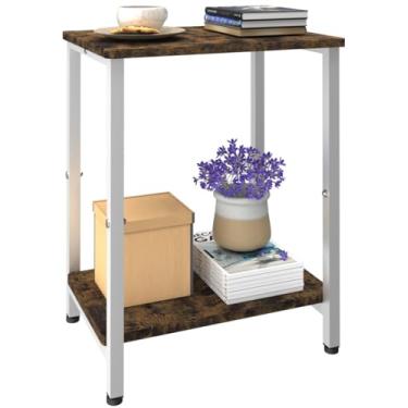 Imagem de Tigerden Mesa lateral de 2 níveis, mesa de canto resistente com prateleiras, mesa de cabeceira estreita para espaços pequenos, mesa de toca-discos para quarto, sala de estar, sofá - marrom rústico e