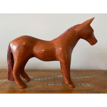 Imagem de Escultura Cavalo em Madeira. Cavalinho em madeira. Peça de decoração a