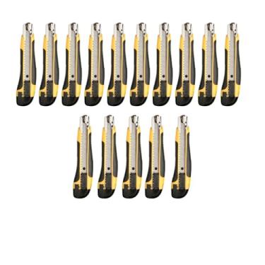 Imagem de Kit 15 Estiletes Largo Cabo Emborrachado Preto E Amarelo Com 2 Lâminas Extras Eda 8Ro 18MM Profissional Uso Geral