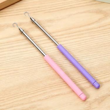 Imagem de 2 ganchos auxiliares de pulseira, ferramenta auxiliar de fixação para correntes finas pulsos pequenos, ajudante de fecho de joias para mulheres, auxílio de pulseira portátil (roxo, rosa)