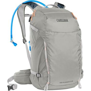 Imagem de CamelBak Mochila feminina Rim Runner X28 para caminhada com bexiga reservatório de 2L, cinza neblina
