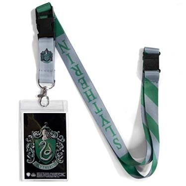 Imagem de Ata-Boy Harry Potter Slytherin Crest cordão reversível com clipe de liberação e suporte para identidade