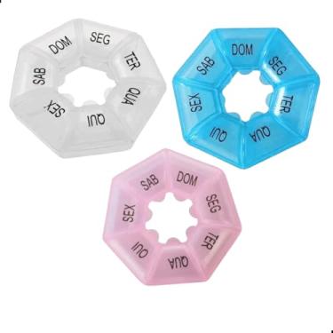 Imagem de Porta Comprimidos Semanal 7 Dias com Divisórias – Organizador de Remédios Diário em Plástico Translúcido 8,5 cm – Cores Sortidas - 01 Unidade por Venda