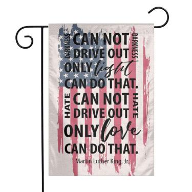 Imagem de YANGHOME MLK Day Martin Luther King Jr Sinais de citação escavadeira jardim varanda bandeira de gramado decorações de casa de campo placa de boas-vindas 30,5 x 45,7 cm Tamanho pequeno mini dupla face tecido de linho de nylon