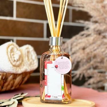 Imagem de Aromatizador com Essência Cereja e Avelã 200ml – Relaxamento e Cobertura Eficiente de Ambientes com Palitos de Fibra de Algodão.