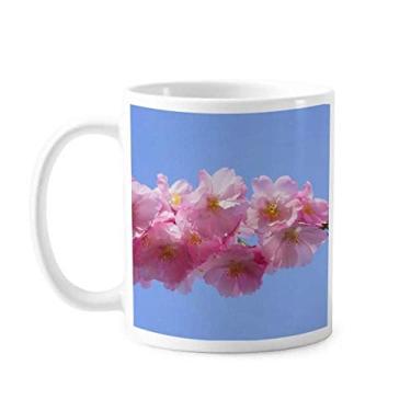 Imagem de Caneca de cerâmica com lindas flores rosa céu azul xícara de porcelana café louça