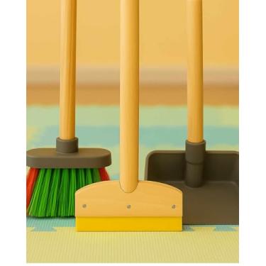Imagem de Conjunto Completo de Limpeza Infantil – Kit com Pá, Vassoura e Rodo | Material Leve e Resistente, Diversão para as crianças