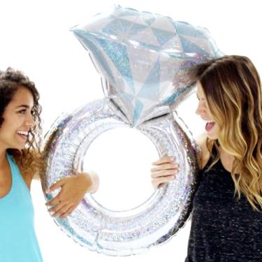 Imagem de Rhinestonesash Kit de balões de casamento de prata metálico gigante e 6 balões de confete de prata fosca - suprimentos de noivado, decorações de proposta, chá de panela (anel de prata e confetes Bllns)