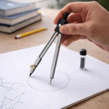 Imagem de Compasso Escolar Metal Silver com Refil de Grafite Incluso  Ideal para