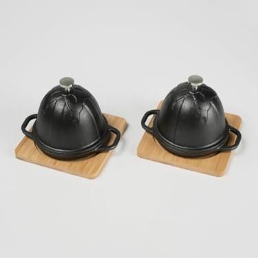 Imagem de HAWOK Torrador de alho de ferro fundido pré-temperado com bandeja de bambu, assadeira de alho para churrasco, mini cocotte, preto, conjunto de 2